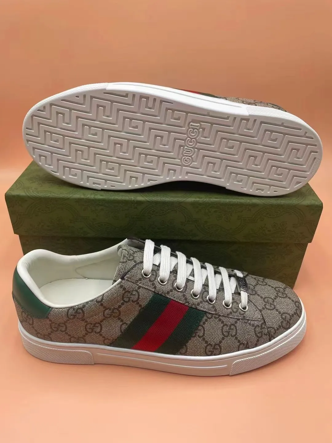 Men's Men's Shoes Men's Men's 💰380 new men's shoes GUCCI [Lightning] latest shoes shipped. Original quality, fashionable, made of special materials, sheepskin lining, brand new packaging. The foot feels super comfortable and the workmanship is impeccable. Size: 38-45